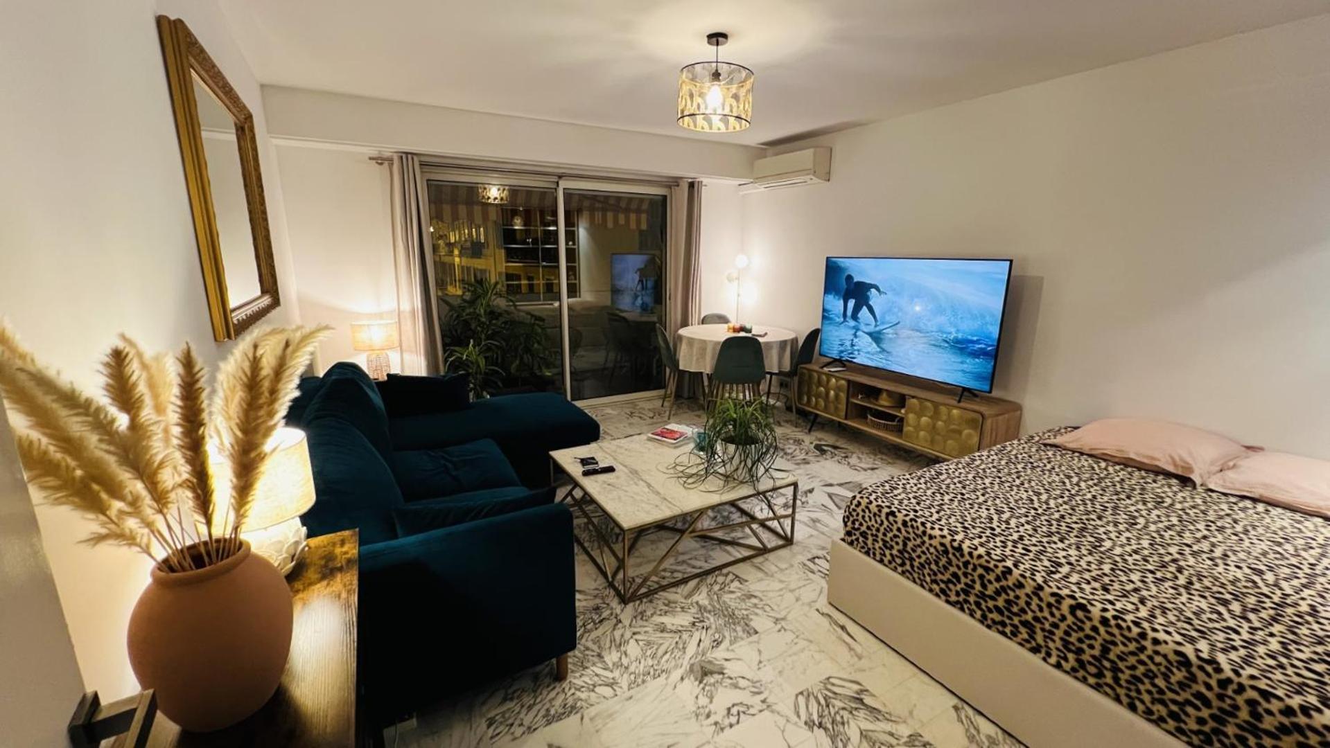 John Homestay Room In Ница Екстериор снимка